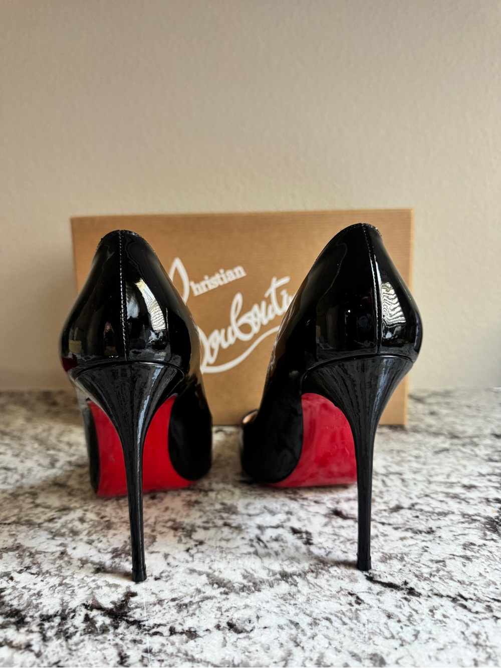 Iconic Red bottom heels from Christian Louboutin - Picture 2 of 13